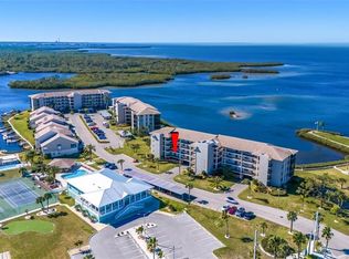 8251 Brent St APT 912, Port Richey, FL 34668