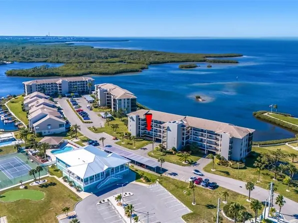 8251 Brent St APT 912, Port Richey, FL 34668