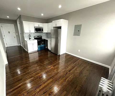 Rented by Bruma Realty LLC | media 4