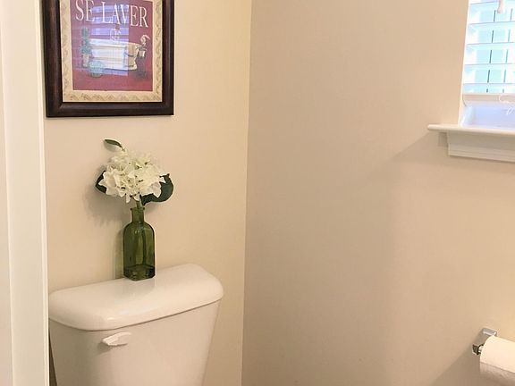 !st Floor Bathroom