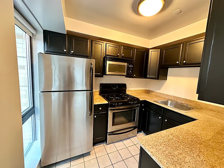 756 Washington St #2D — Photo 5