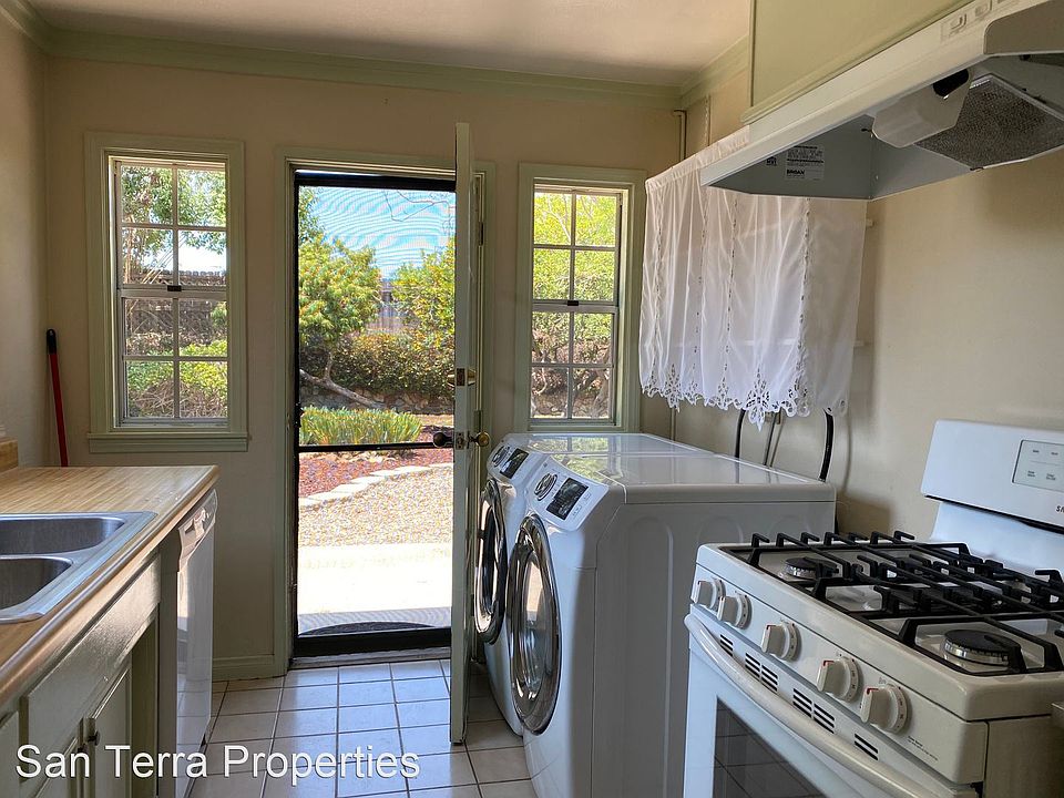 1st image of 4660 Derrick Dr
