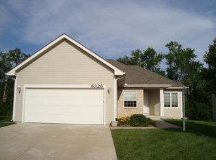 6326 SW Monarch Ct, Topeka, KS 66610