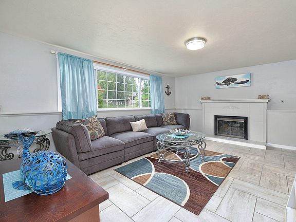 3rd image of 528 Ash Ave