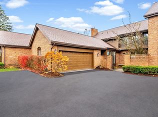 1865 Chipping Way Ct, Bloomfield Hills, MI 48302