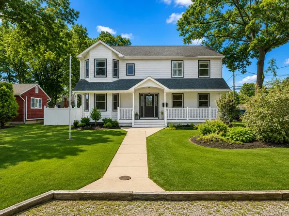 55 Yuma Lane, East Islip, NY 11730
