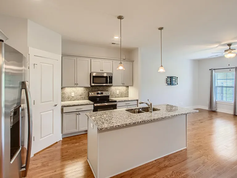 3007 Blueberry Ln — Photo 2