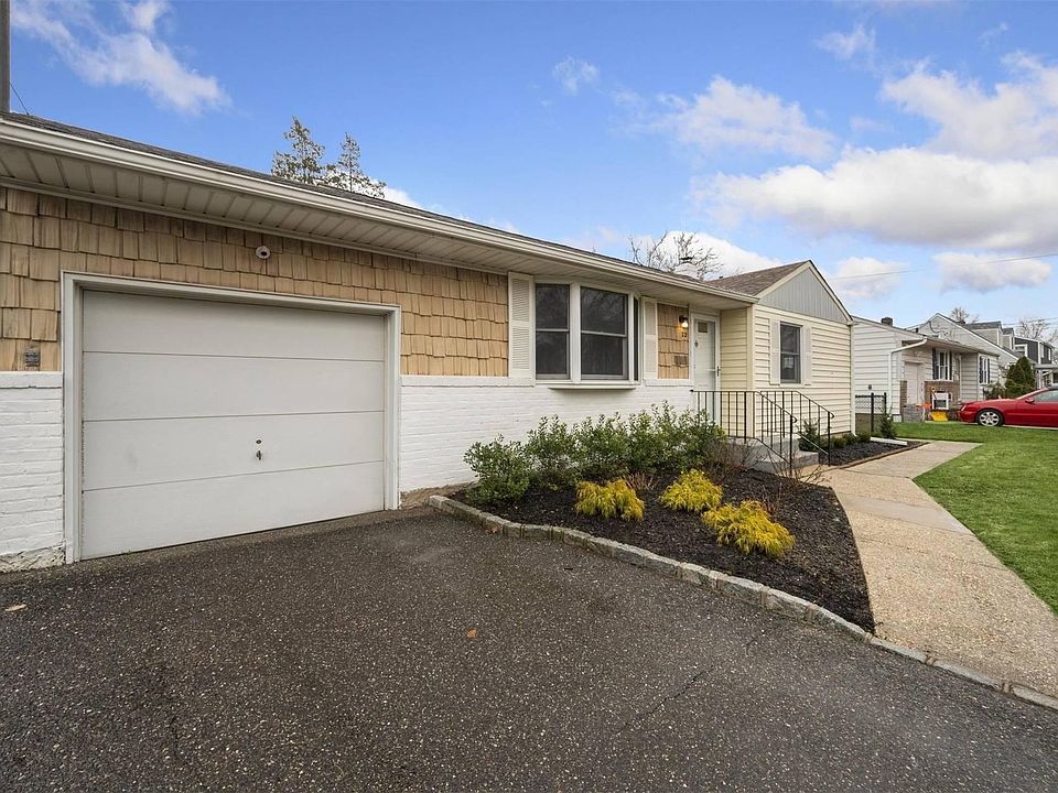 1st image of 22 Heath Ln
