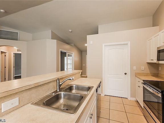 4th image of 6004 Unice Ave N