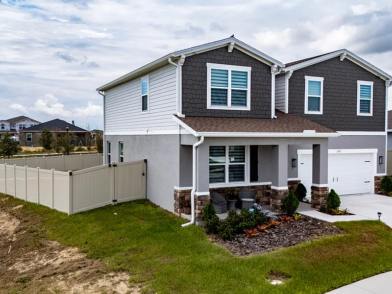 1202 Normandy Dr — Photo 3
