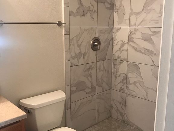 5th image of 509 E Carmen St