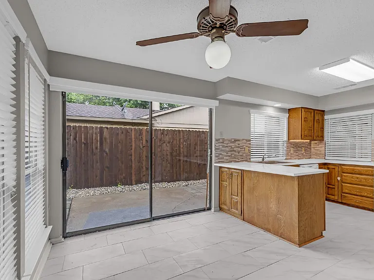 1906 Arvada Dr — Photo 10