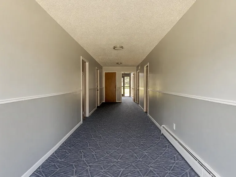 Creek Hill Apartment Homes — Photo 10