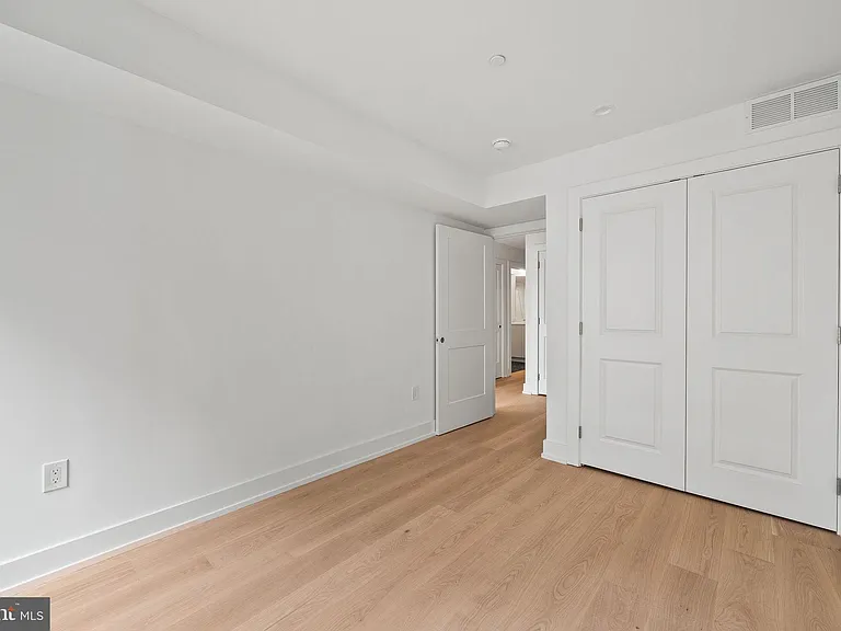 706 Latona St #J — Photo 22