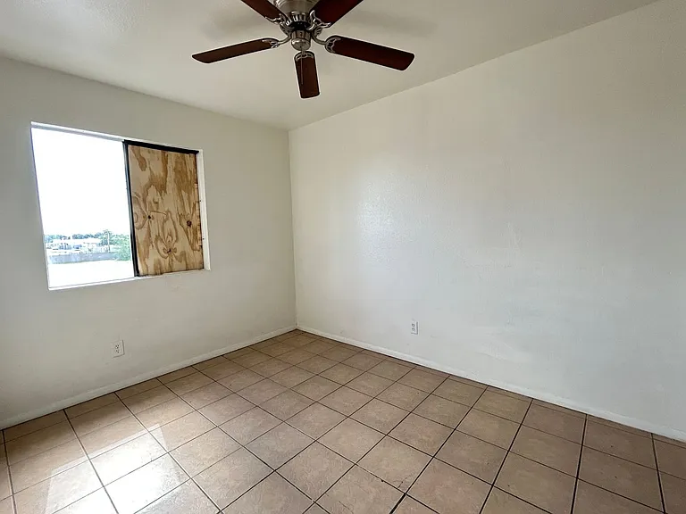 1321 W Vogel Ave #6 — Photo 9