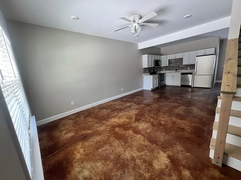 309 Broad St — Photo 3
