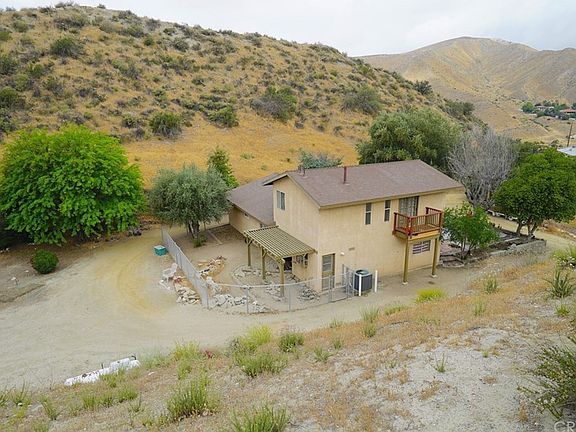 4th image of 16968 Sierra Hwy