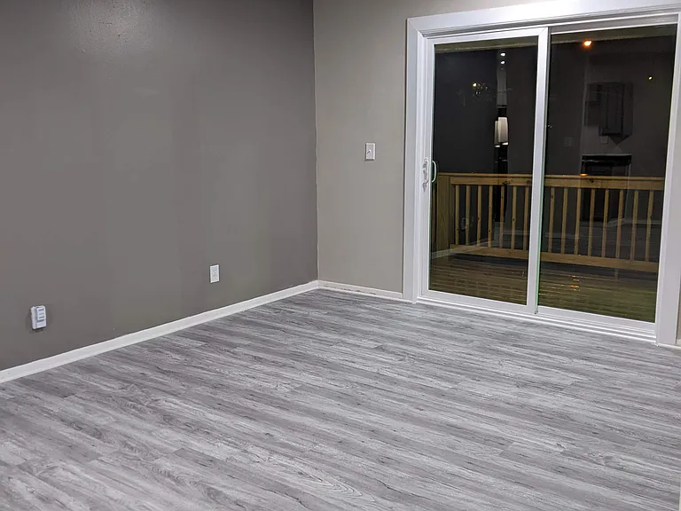 Redstone Garden Apartment — Photo 11