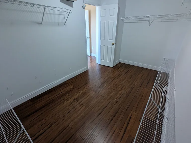1628 Strathmore Cir — Photo 19