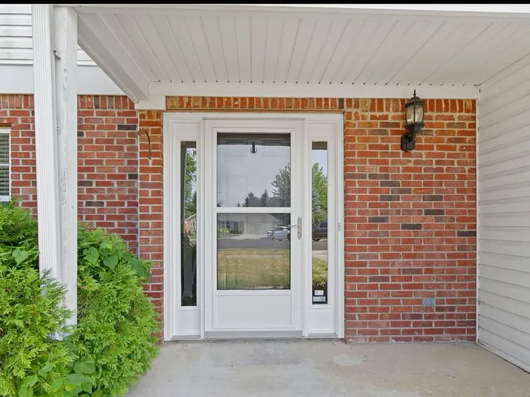 10411 Packard Dr — Photo 3