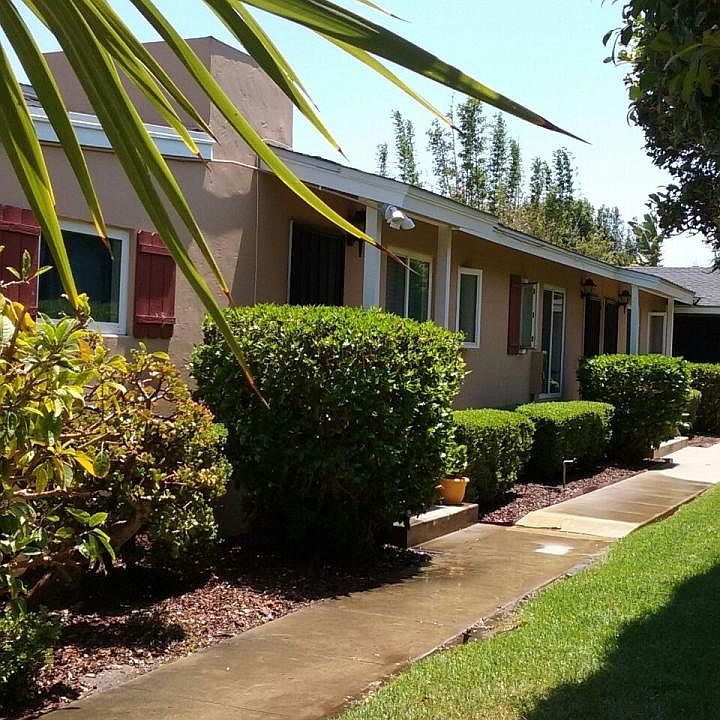 Walk-way to unit. Only for apartments in this building. No one above.