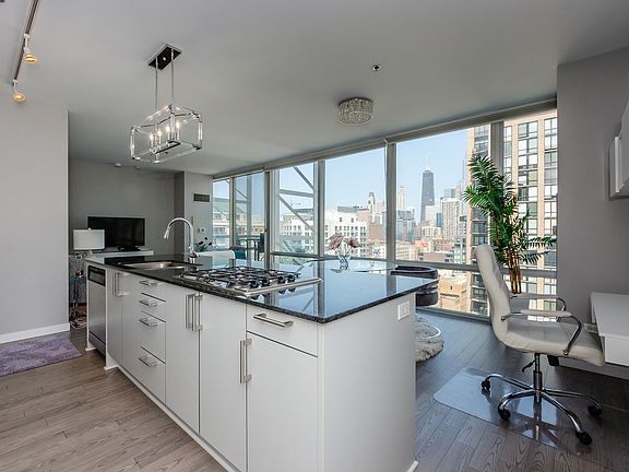 2nd image of 653 N Kingsbury St APT 1406