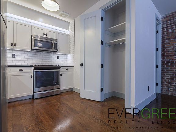 3rd image of 800 Wyckoff Ave #1
