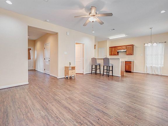 2nd image of 8605 Beviamo St