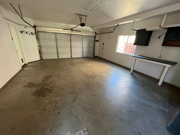 1900 Fallbrook Ln — Photo 11