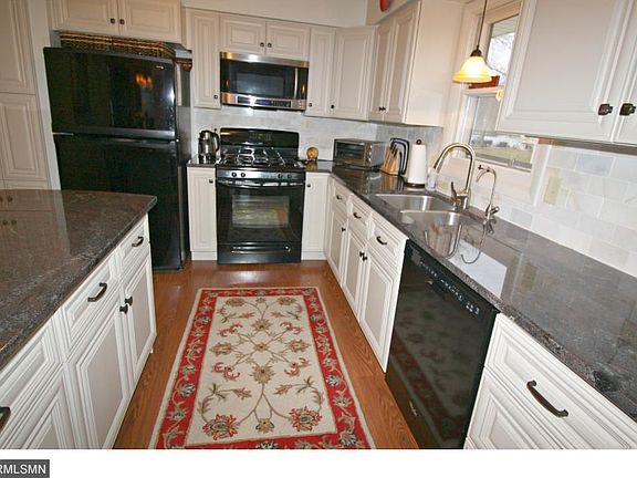 3rd image of 919 132nd Ln NE