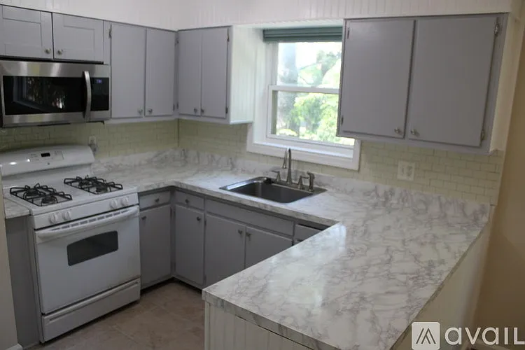 9422 Adelphi Rd #1 — Photo 2