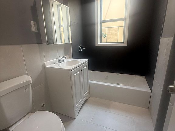 5th image of 160 Ellis Ave #401D