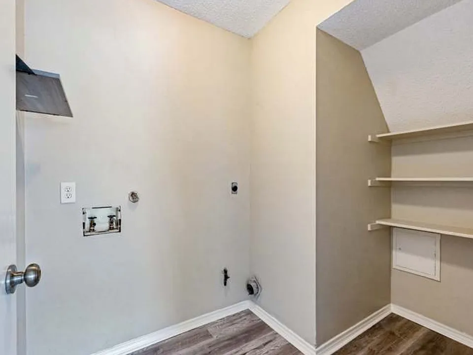 3610 Candleglenn