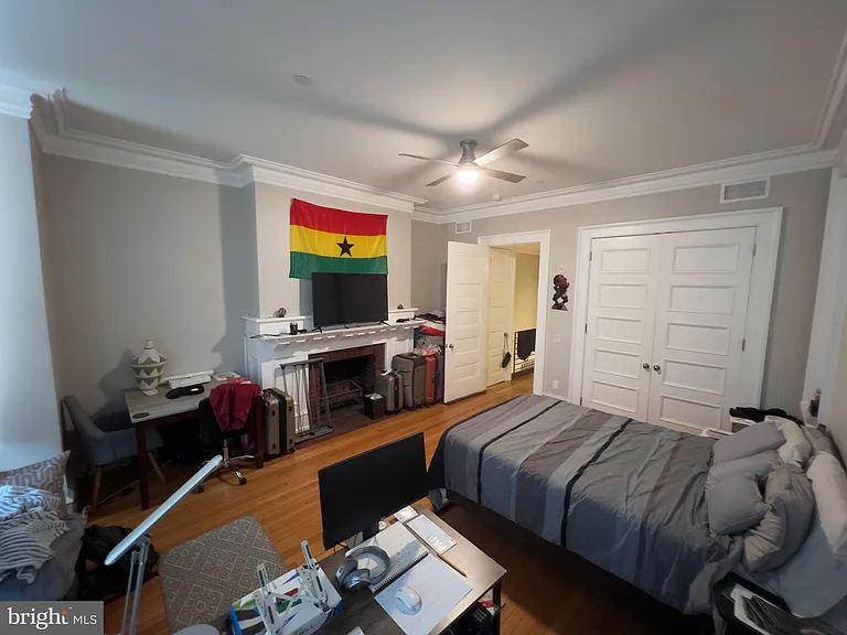 2126 Locust St #1R — Photo 22
