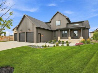 5609 E Canter Ridge Cir, Sioux Falls, SD 57110
