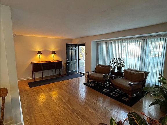 5th image of 1023 Woodbine Dr