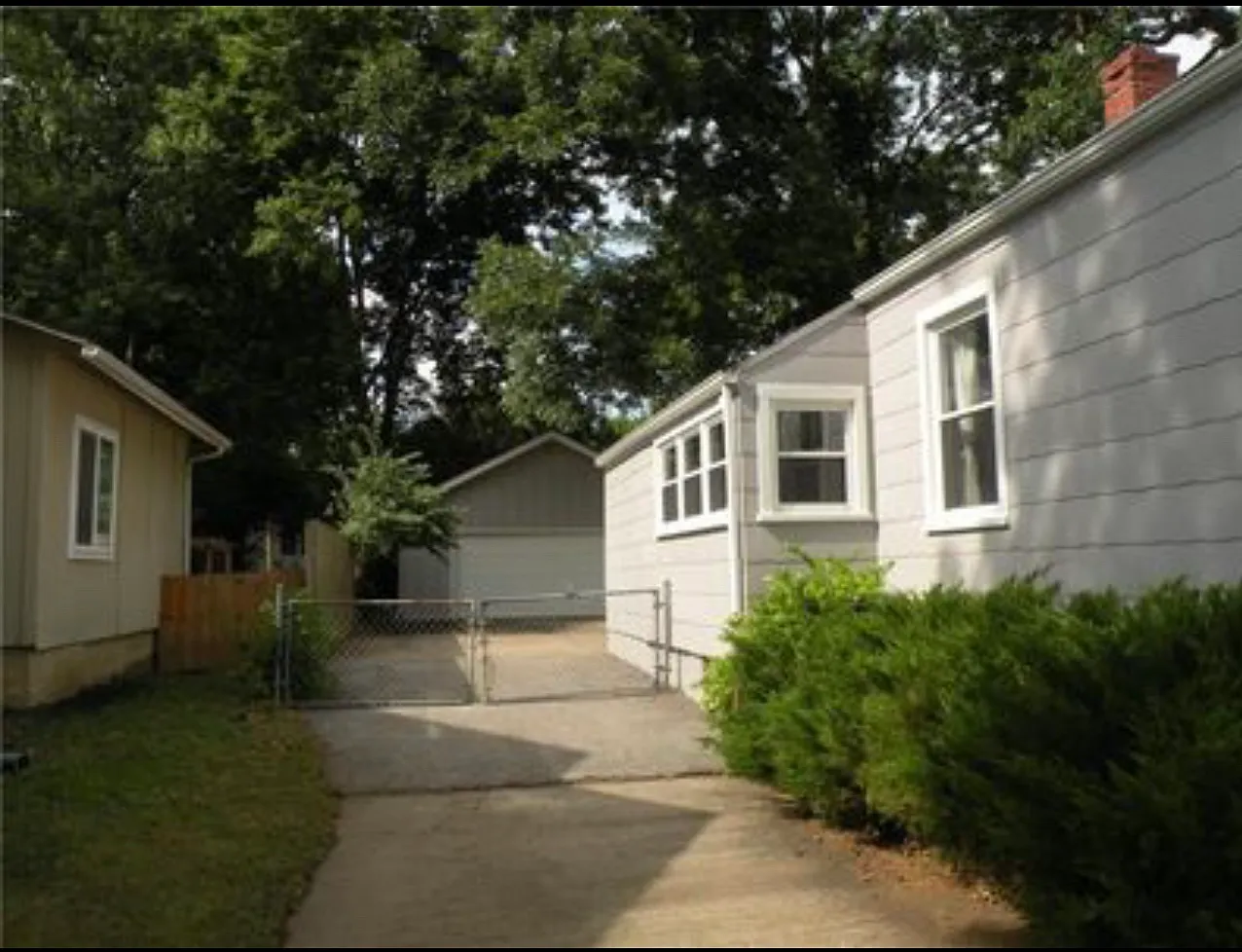 3 bed, 1803 sqft, $2,400 — Photo 4