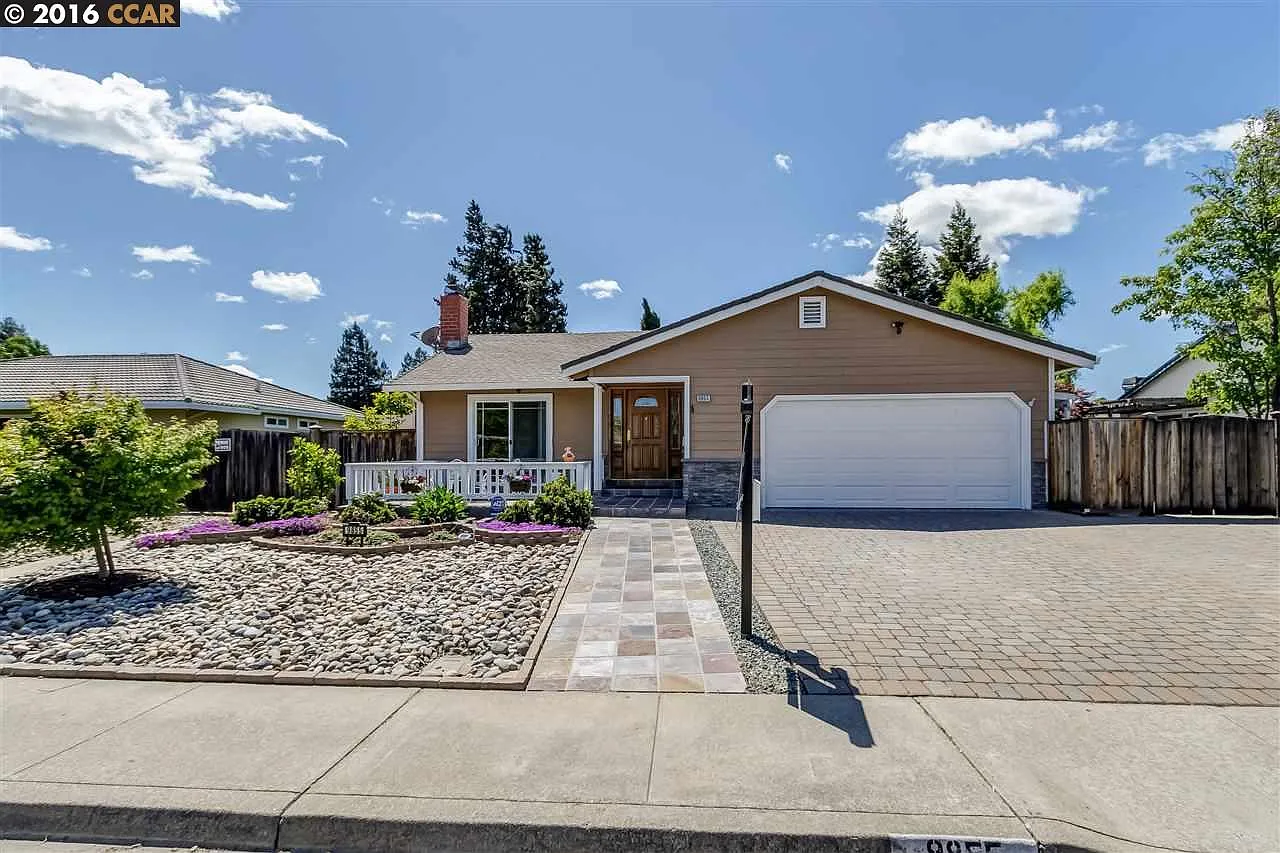 9855 Broadmoor Dr photo 1