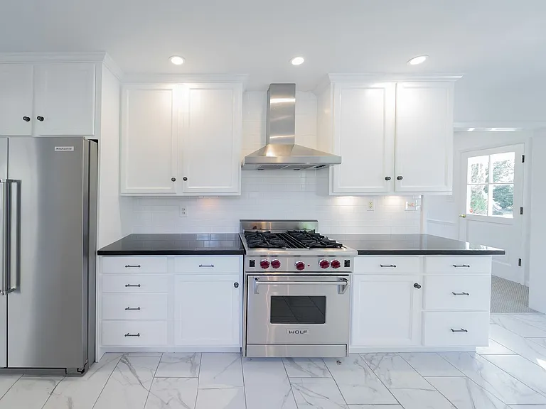 Brentwood House — Photo 19