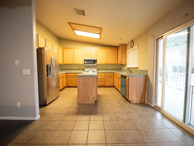 14010 Millbrook Dr — Photo 8