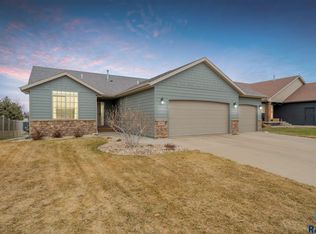 2812 E Buckingham St, Sioux Falls, SD 57108