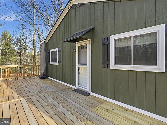 5th image of 151 Bent Oak Rd