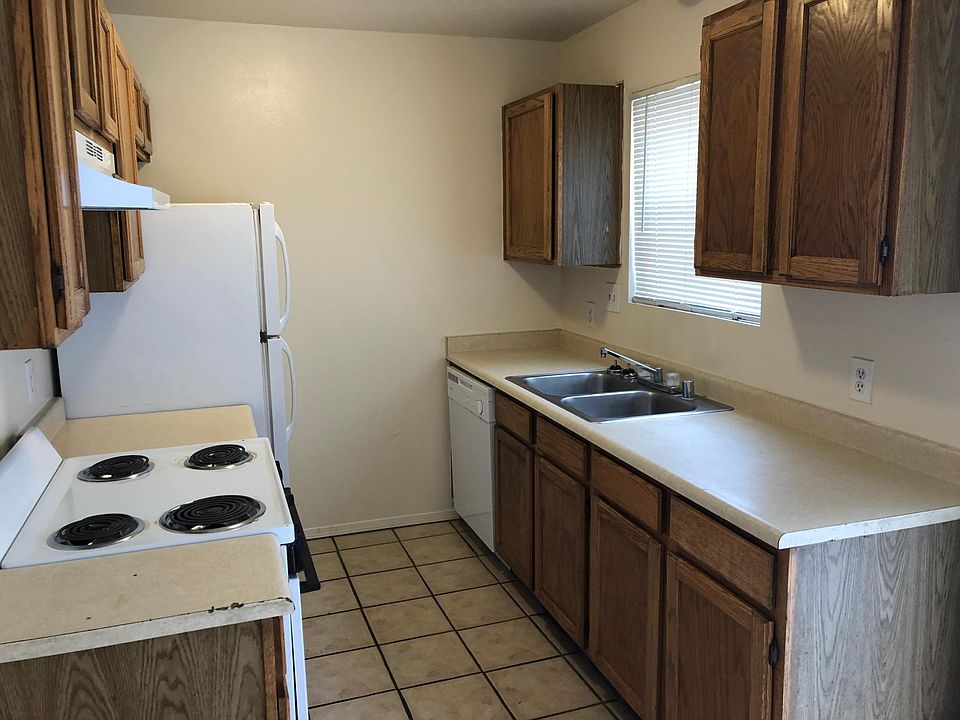1st image of 422 Tennessee St NE APT C