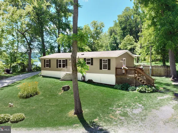 12 Maguire Ln, Brogue, PA 17309