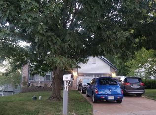 1511 Wild Berry Ct, Ballwin, MO 63021