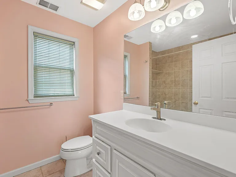 13 Humphrey Ave #1 — Photo 29