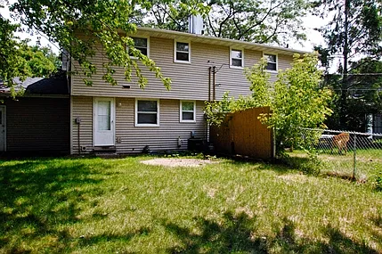 3 bed, 1.5 bath, 1700 sqft, $2,695 — Photo 2