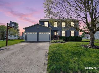 527 Warwick Ln, Pickerington, OH 43147