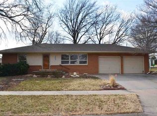 309 N Weaver Ave, Hesston, KS 67062