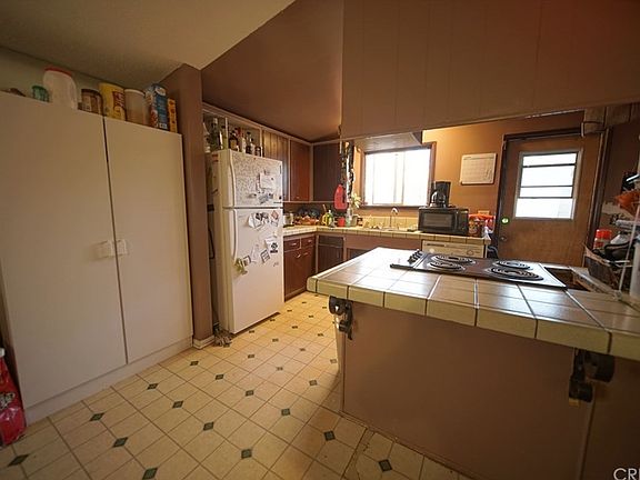 4th image of 1004 W Avenue H1